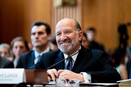 商务部长霍华德·卢特尼克出席6月4日参议院拨款分委会听证会。