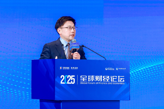 中央广播电视总台财经节目中心姚振山主持