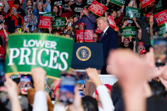 特朗普出席北卡罗来纳州罗基芒特市的活动。