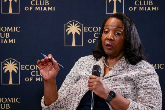 美联储理事丽莎·库克