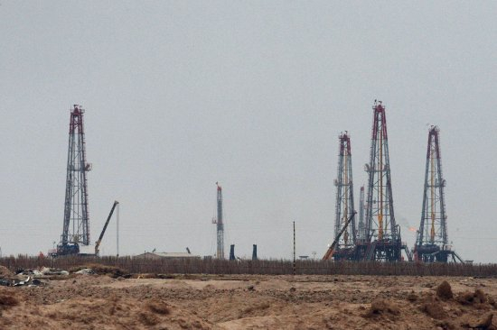 伊拉克Basra附近的鲁迈拉油田