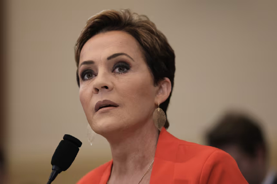 特朗普总统任命执掌美国之音的卡莉・莱克，去年上任后立即将该机构全体员工置于行政休假状态。