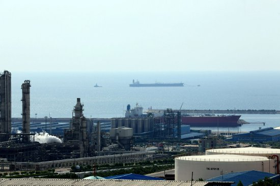 阿萨卢耶南帕尔斯气田的资料照片