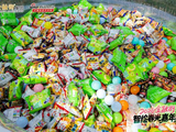 卫龙、蜜雪冰城等品牌齐齐现身金融街嘉年华，小朋友：抓到大牌零食很开心