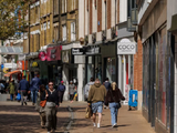 通胀侵蚀消费支出 英国到店客流下滑