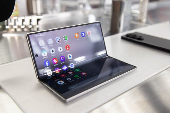 三星折叠屏手机Galaxy Z Fold 7。
