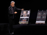 黄仁勋柏林演讲实录：参考人形机器人、AI工厂、CUDA-X、自动驾驶、物理AI、医疗智能体多点发布