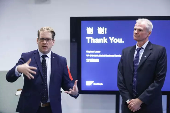 ▲胡安德 | SAP副总裁、中国事务部总经理（左）