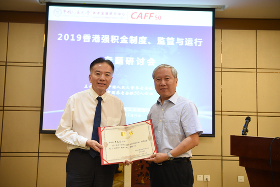 图：黄友嘉（左）与董克用（右）