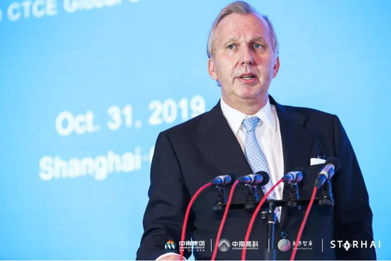 德国FOM集团董事长莱茵哈德•瓦尔特教授