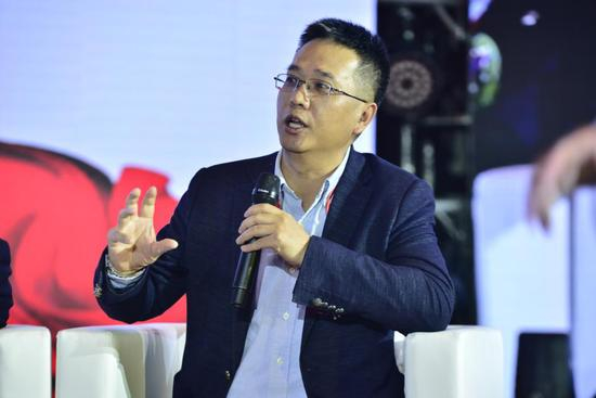 图为华贵人寿总经理罗振华