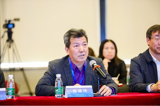 郭建伟发表演讲