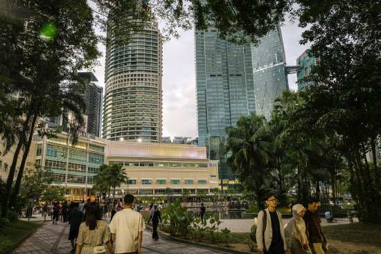 双峰塔脚下的吉隆坡城中城公园