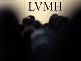路威酩轩（LVMH）销售疲软，给脆弱复苏的奢侈品行业蒙上阴影