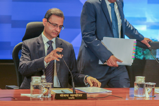 2月 ，Sanjay Malhotra在印度央行的一次新闻发布会上。