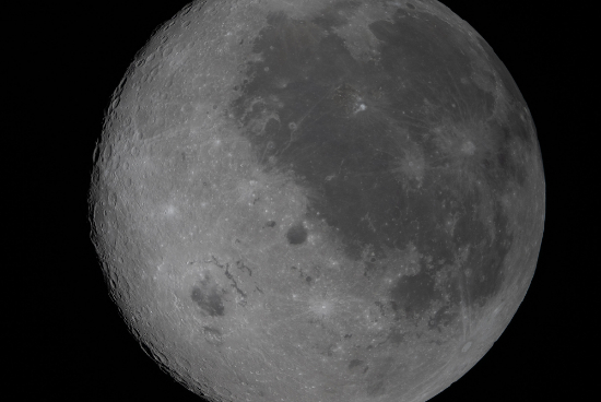 2026年4月6日，月球完全被照亮的照片