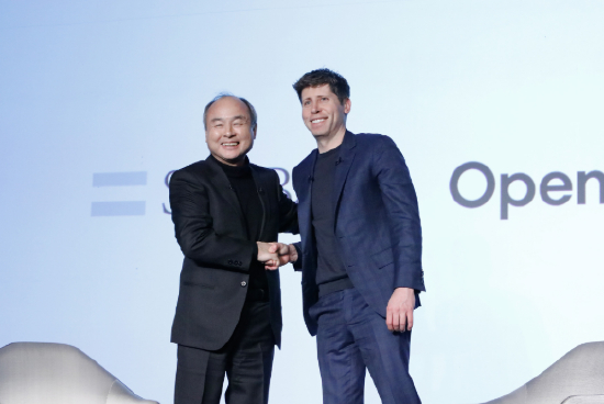 孙正义和奥特曼于2025年2月在东京。
