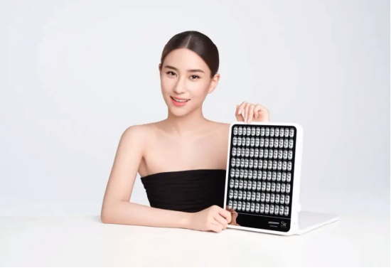 伤害视网膜？昔又美容仪遭质疑：用户称眼睛被灼