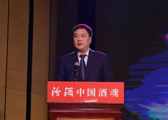 汾酒集团党委委员、董事、汾酒股份公司副董事长、总经理常建伟