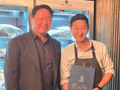 SK集团会长崔泰源纽约牛排店合影流出 外界关注美国投资布局