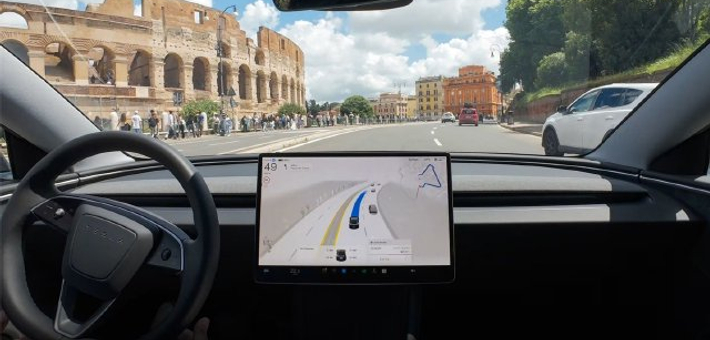 NHTSA扯下特斯拉 Robotaxi 遮羞布