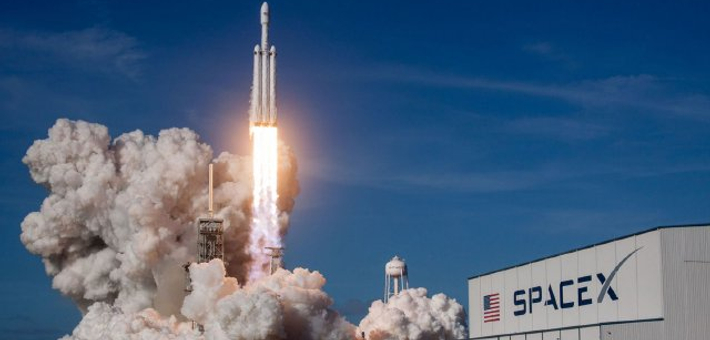 2500 亿美元！SpaceX 收购 xAI