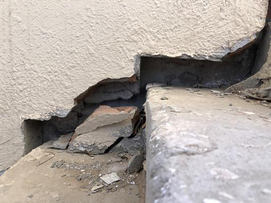 楼梯裂缝塌陷
