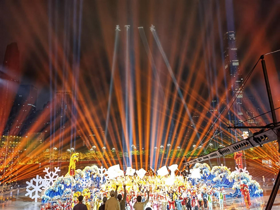 光峰科技在2022冬奥会开幕式深圳分会场上空用激光打出“天下一家”