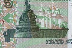 美元兑俄罗斯卢布USD/RUB开盘涨超25%