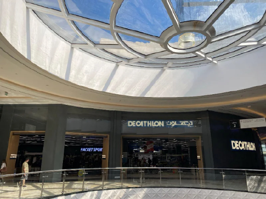 图：迪拜高性价比的迪卡侬旗舰店； 资料来源：实地拍摄，申万宏源研究