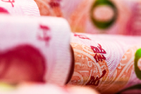 央行出手释放稳汇率信号，人民币将延续双向浮动