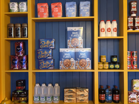 霍莉・莱斯特只能在贝尔法斯特一家咖啡馆举办自己新 EP 发布会，“就连办成这件事都很费劲。”