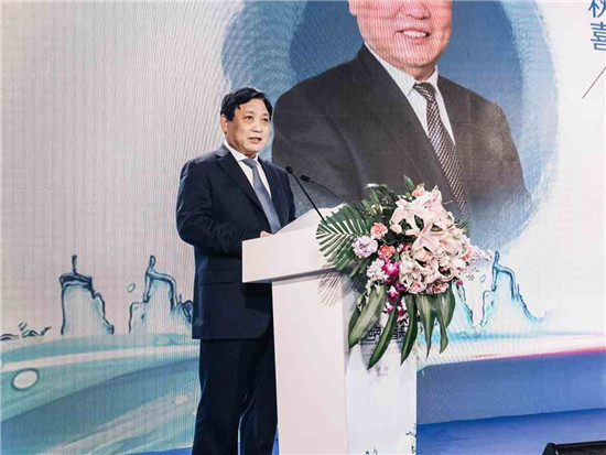 ▲中清酒业酿造技艺发展中心理事长，汾酒集团党委书记、董事长李秋喜