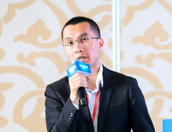 东方证券股份有限公司金融衍生品业务总部副总经理 张黎