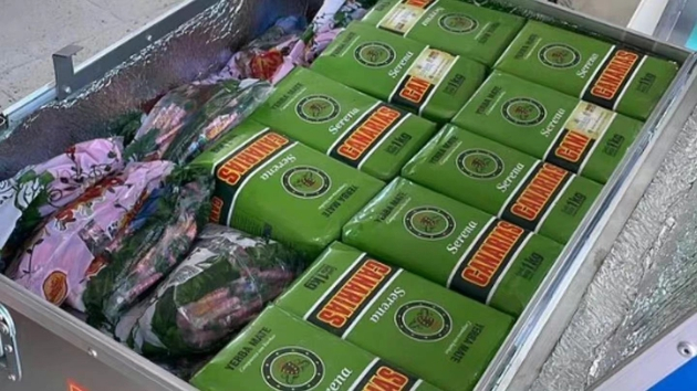 比球员先到达卡塔尔的马黛茶（图源：网络截图）