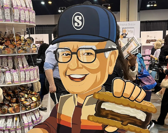 一个用来宣传喜诗糖果的沃伦・巴菲特人形立牌。