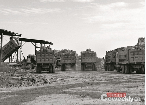 安徽怀宁上峰水泥有限公司采矿区 《中国经济周刊》记者 崔晓林 摄