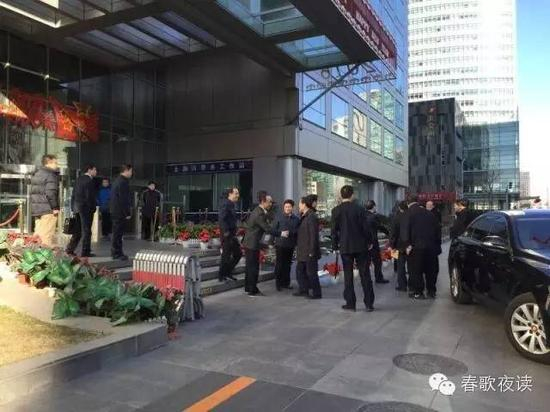 今天证监会人员给肖钢送行