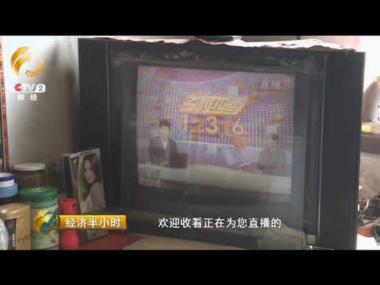 △老王这几天一直把电视锁定在乡村频道，等待关于取消玉米临储政策后的补贴细则。