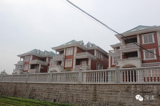 东庄镇街头有一家“医院工程设计院”，称为全国各地装修、设计医院