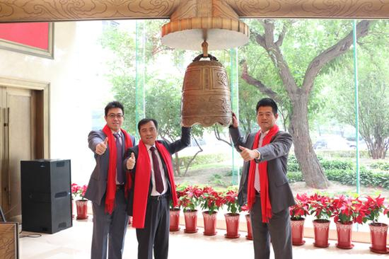 北京资旗源信息技术股份有限公司董事长李宏志代表八家新三板挂牌企业致辞。