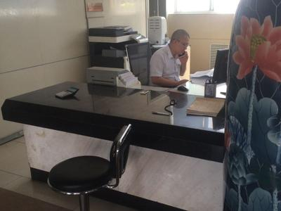 （漳泽农商行总行营业部被剃头员工）