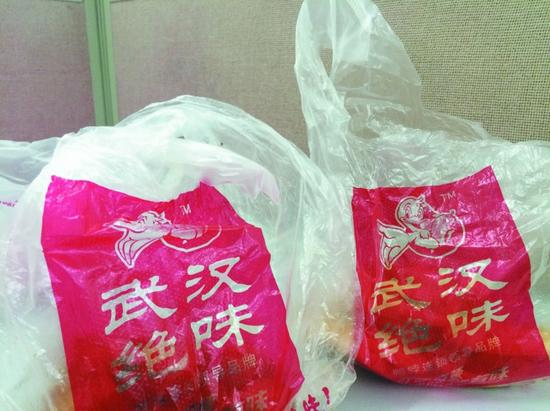 “饿了么”绝味鸭脖店竟是合厨小作坊