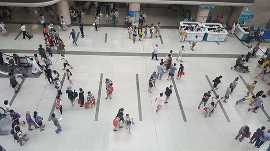 湘雅医院门诊大厅。