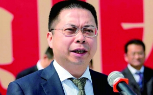 在攻陷万科后，姚振华的手又伸向华润的东阿阿胶。