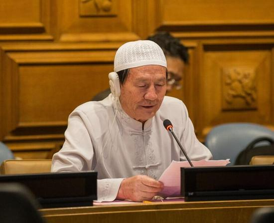 　　国家级非物质文化遗产传承人及中医学术流派民族医药传承人、宁夏张氏回医正骨医院院长张宝玉发表主题演讲《中华回医，正骨传奇》