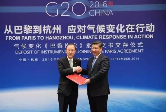 习近平向潘基文交存中国气候变化《巴黎协定》批准文书