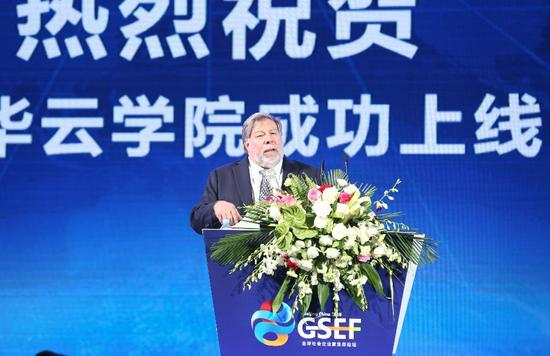 苹果公司创始人沃兹尼亚克