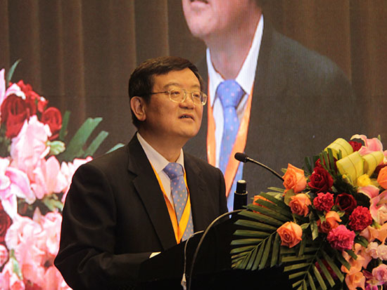 宝钢集团有限公司董事长徐乐江