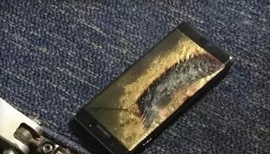 爆炸后的三星手机。